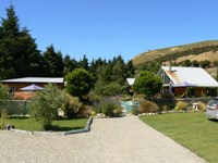 Olive Grove Backpackers at Waianakarua